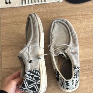 Hey dudes grey and Black Men's Shoes big kids m 7 w 9 boho slip on washable